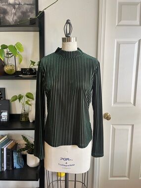 Forest Green Velvet Burnout Stripe Mockneck Longsleeve size Medium from MONKI